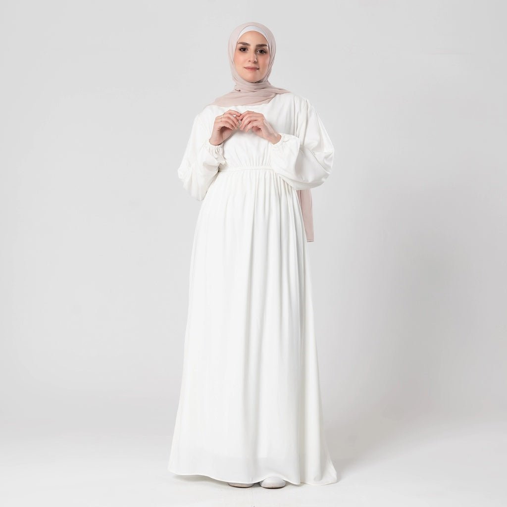 Basic dress with medium steak sleeve